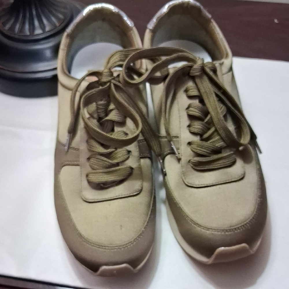 Dolce Vita Olive Lace-Up Sneakers